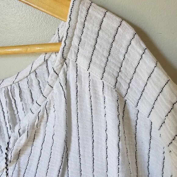 EUC JOIE PIN STRIPED SPLIT V NECK TASSEL ACCENT LOOSE FIT TOP SIZE L - Picture 7 of 15